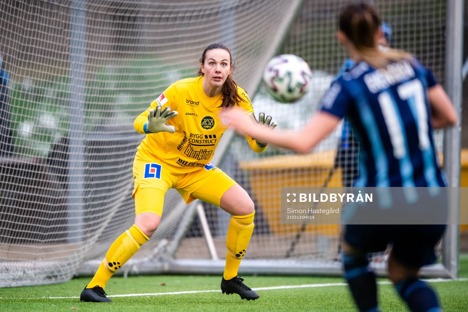 Uppsalas målvakt Lina Lundqvist under fotbollsmatchen i Svenska Cupen mellan Djurgården och Uppsala den 13 mars 2021 i Stockholm. 
