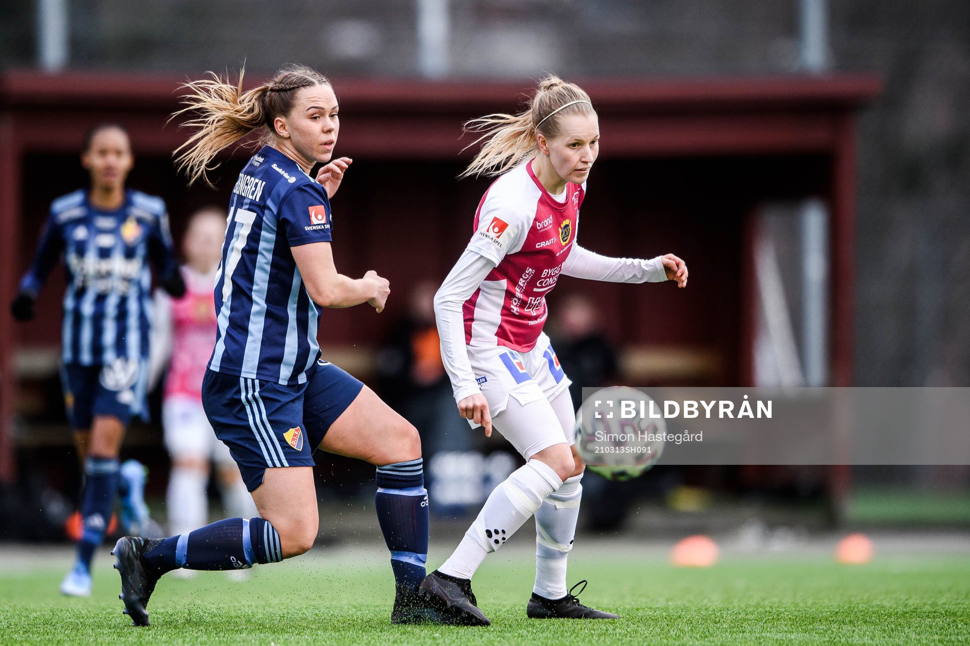 Djurgårdens Hanna Ekengren och Uppsalas Beatrice Gärds
