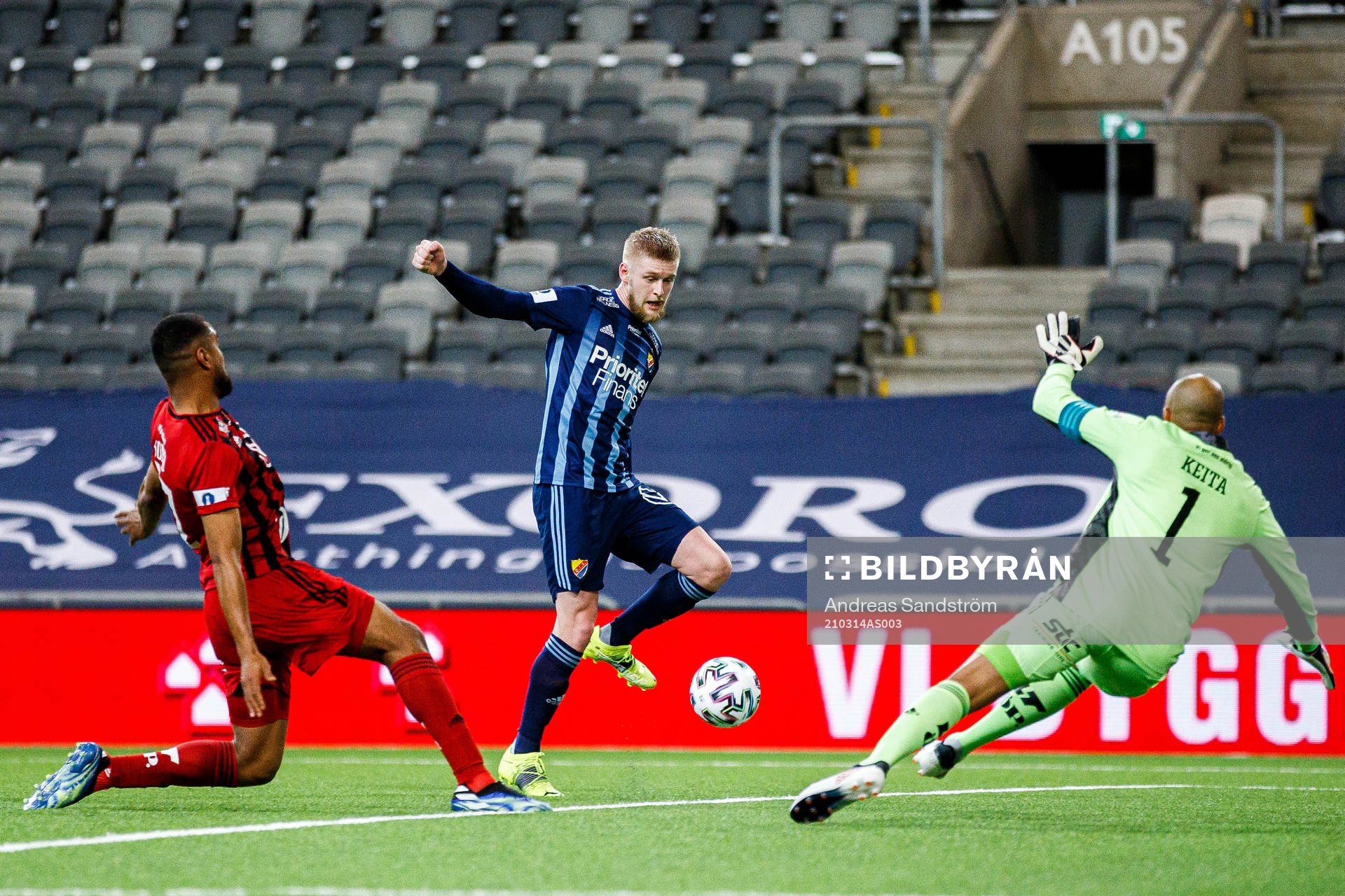 Djurgårdens Kalle Holmberg gör 1-0 bakom Östersunds