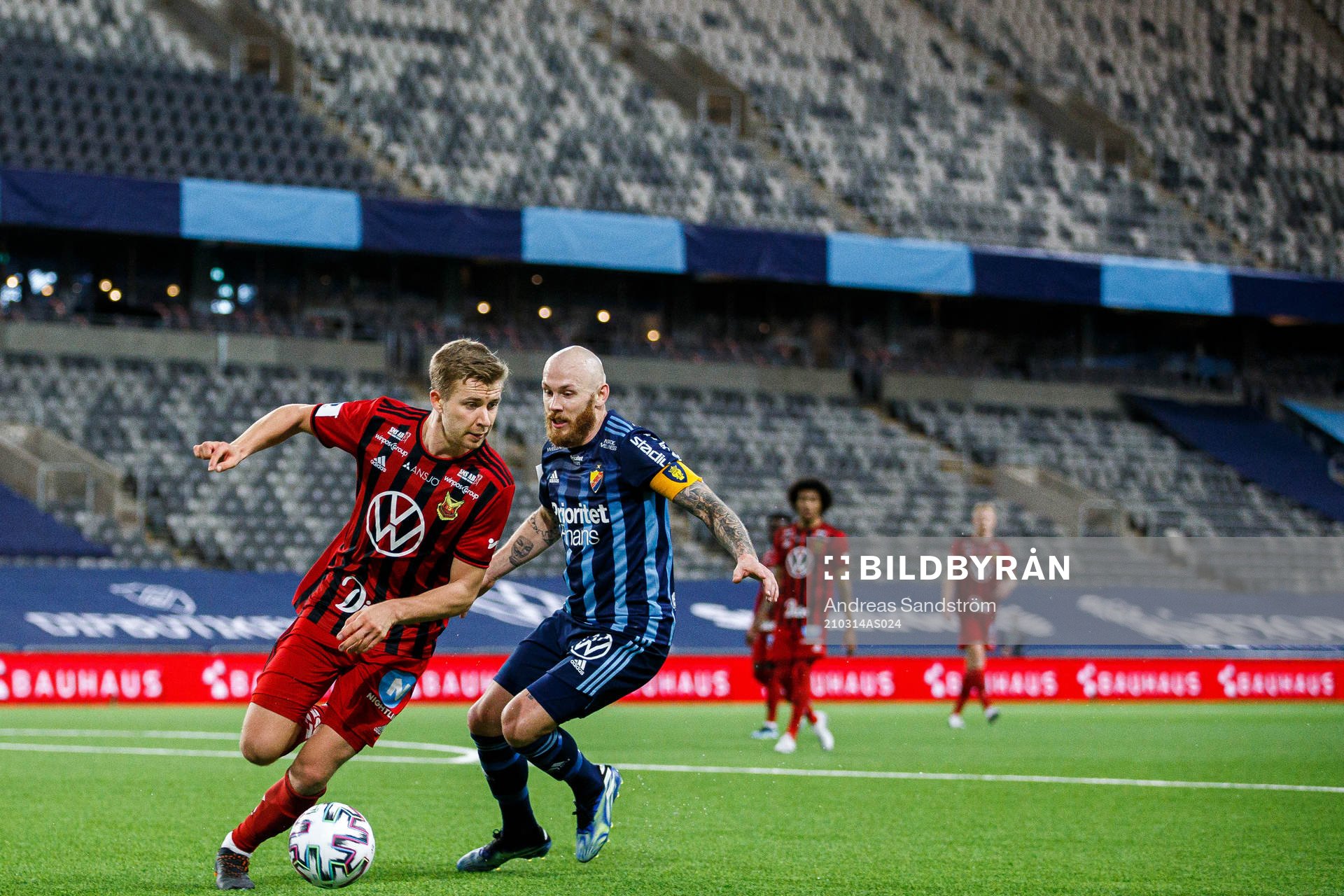 Östersunds Ludvig Fritzson och Djurgårdens Magnus Eriksson
