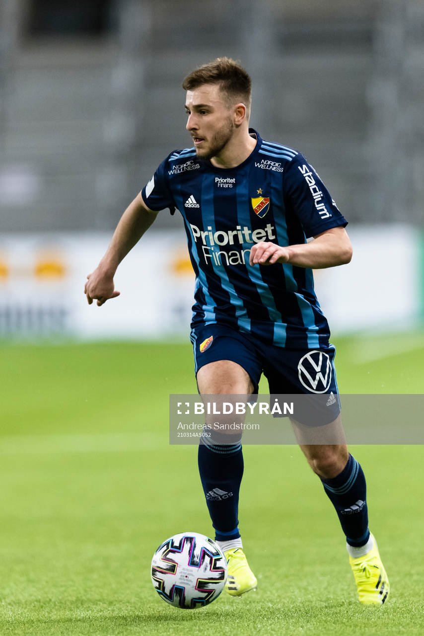Djurgårdens Albion Ademi under fotbollsmatchen i Svenska Cupen mellan Djurgården och Östersund den 14 mars 2021 i Stockholm. 