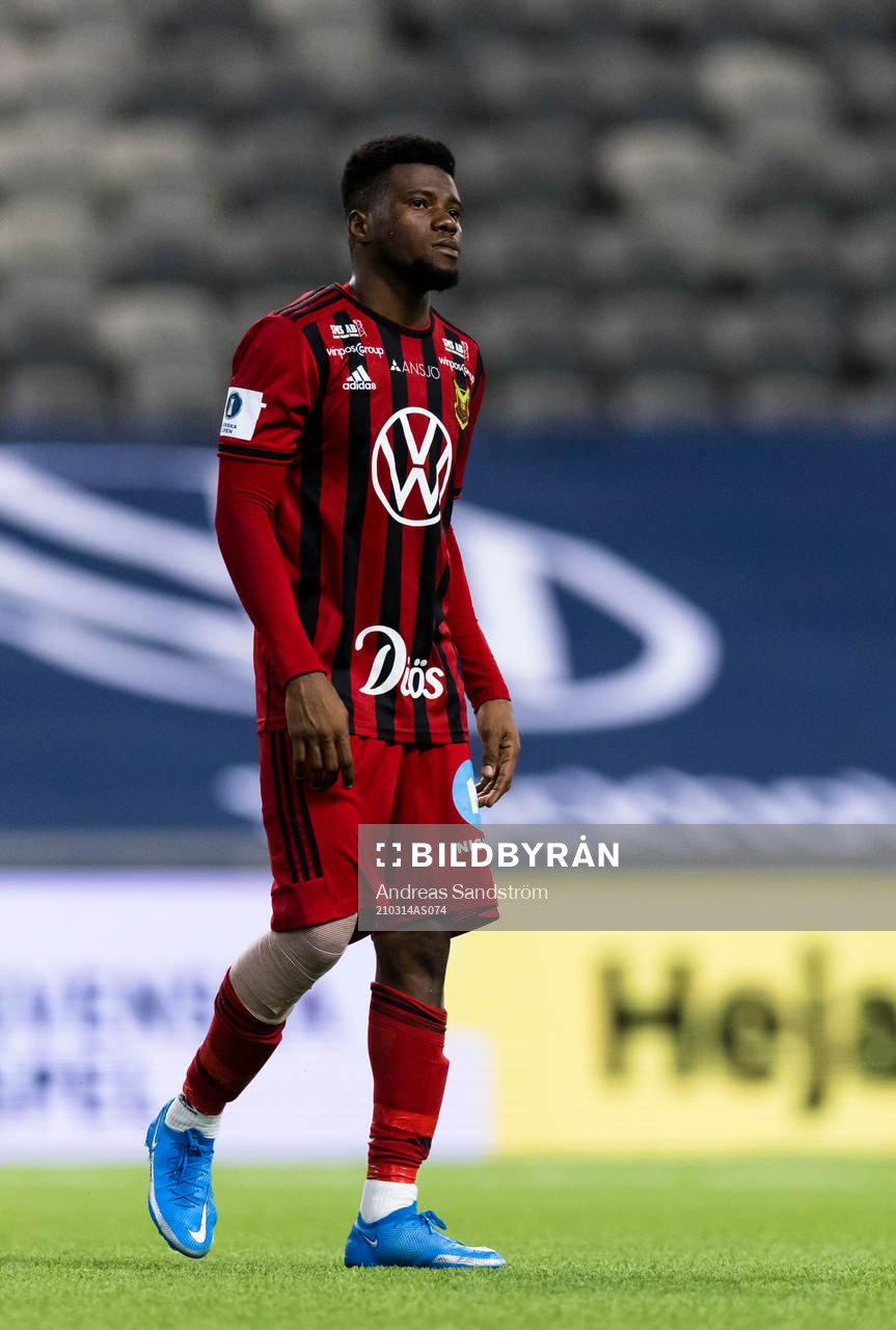 Östersunds Kalpi Wilfried Ouattara skadar sig och får