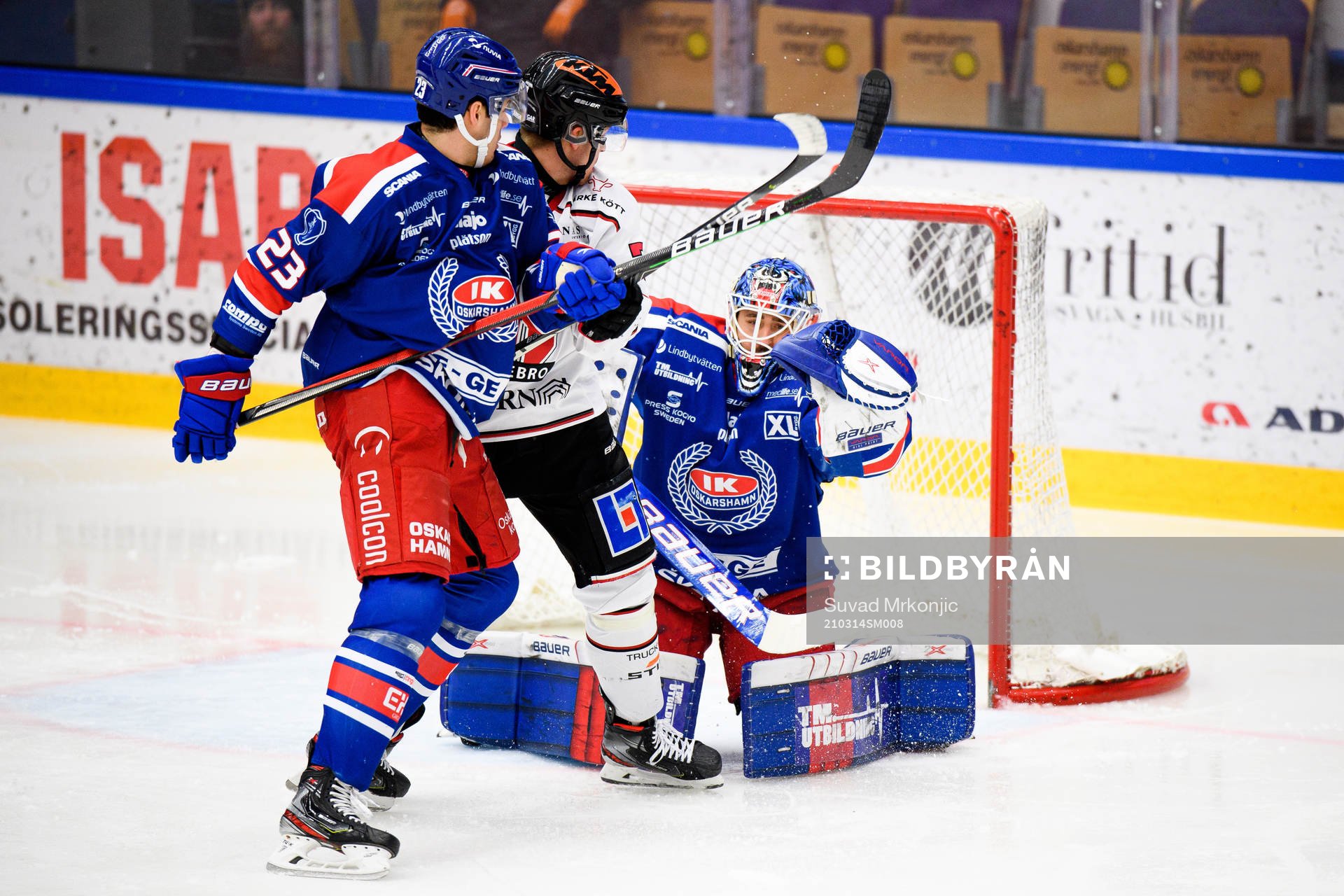 Örebros Oliver Eklind oroar framför Oskarshamns Andrew