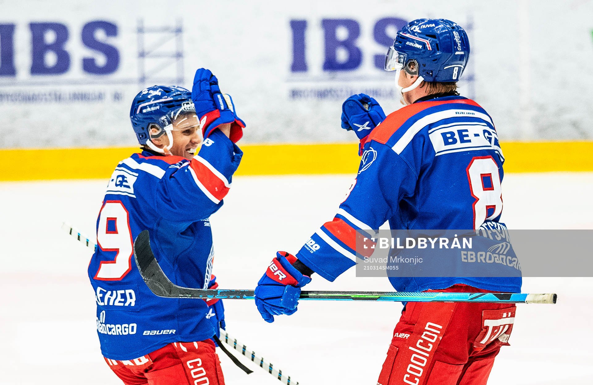 Oskarshamns Fredrik Olofsson jublar med Tyler Kelleher