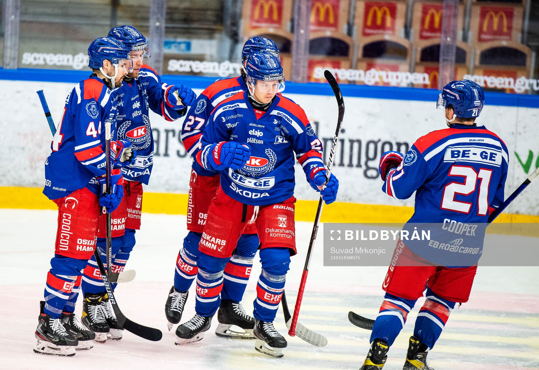 Oskarshamns Kim Strömberg jublar med lagkamrater