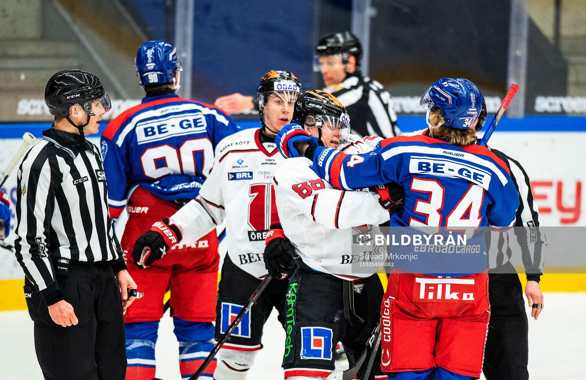 Oskarshamns Philip Samuelsson och Örebros Joonas Rask i