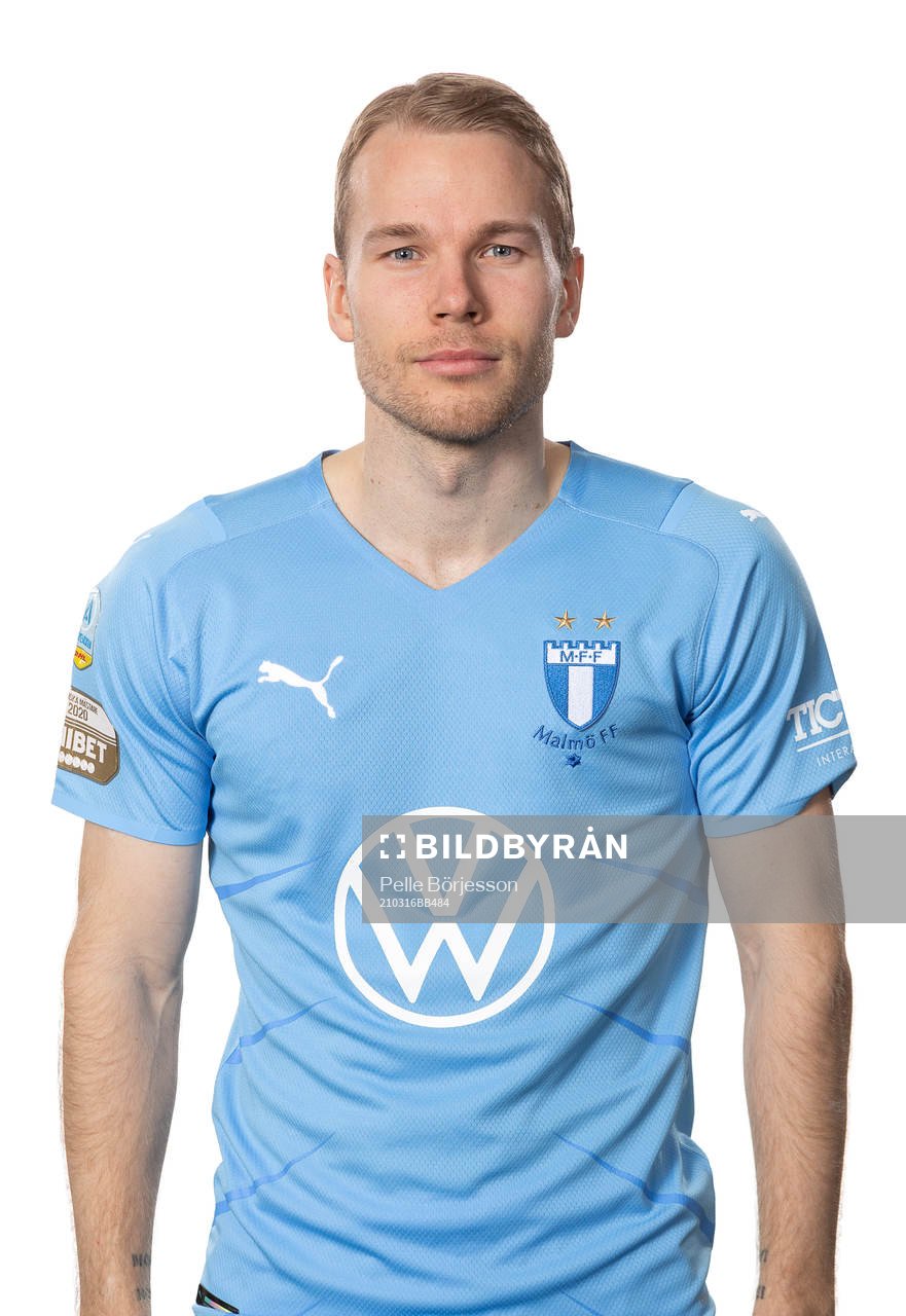 s Oscar Lewicki