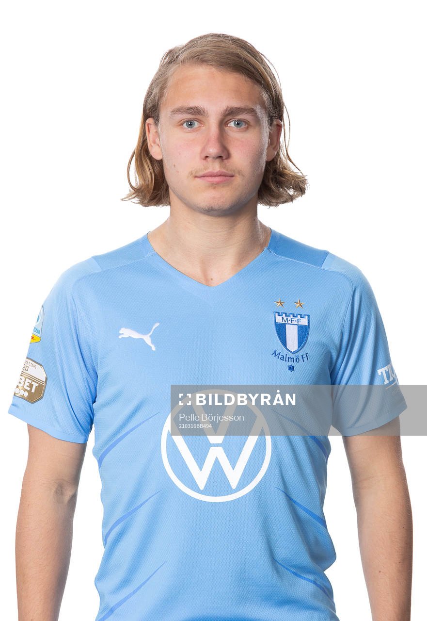 s Sebastian Nanasi