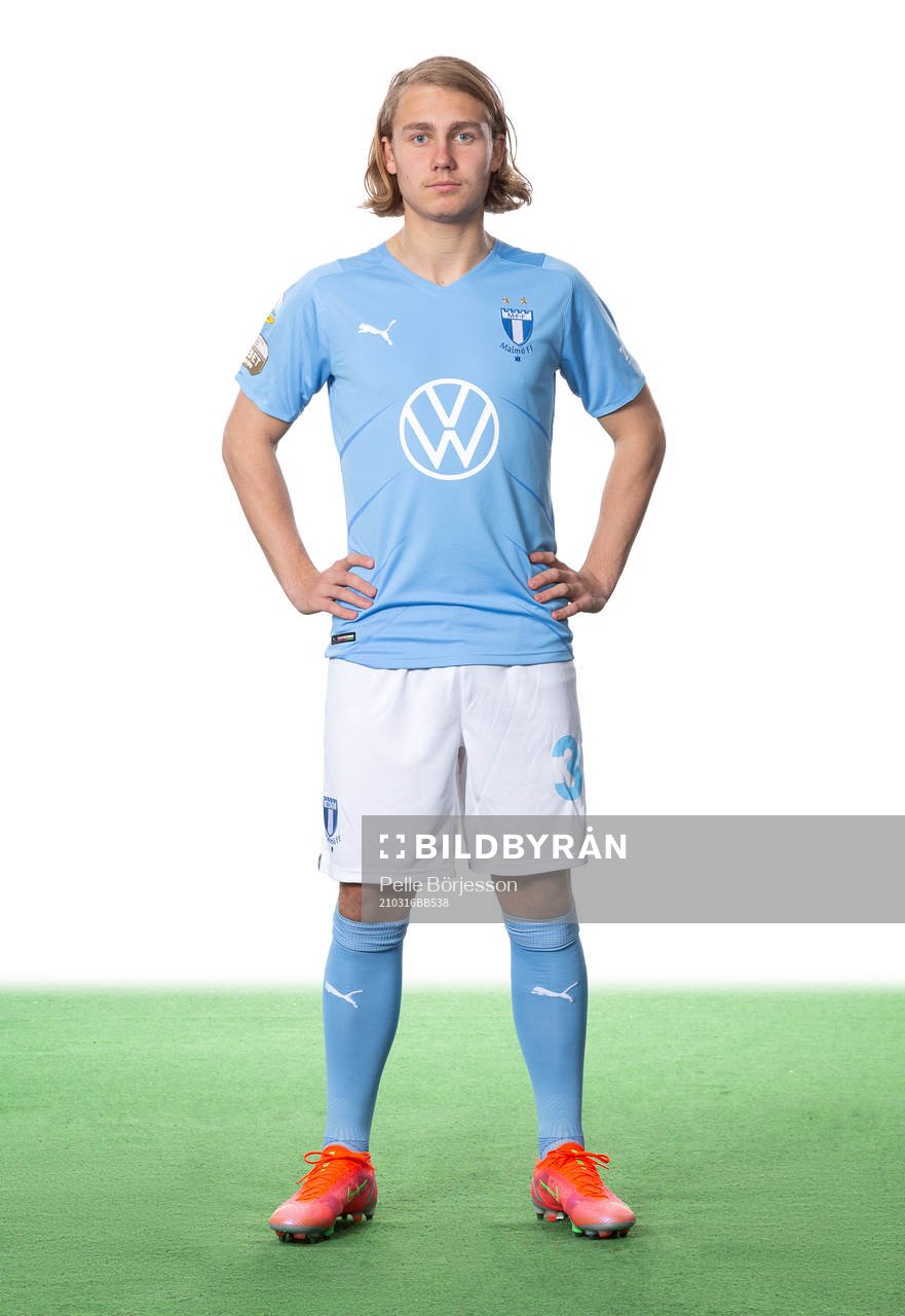 s Sebastian Nanasi