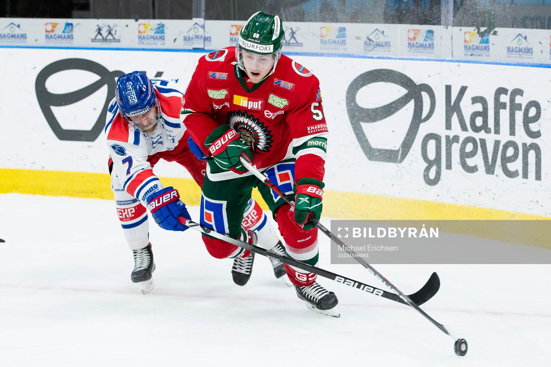 Oskarshamns Adam Janosik och Frölundas Jesper Sellgren