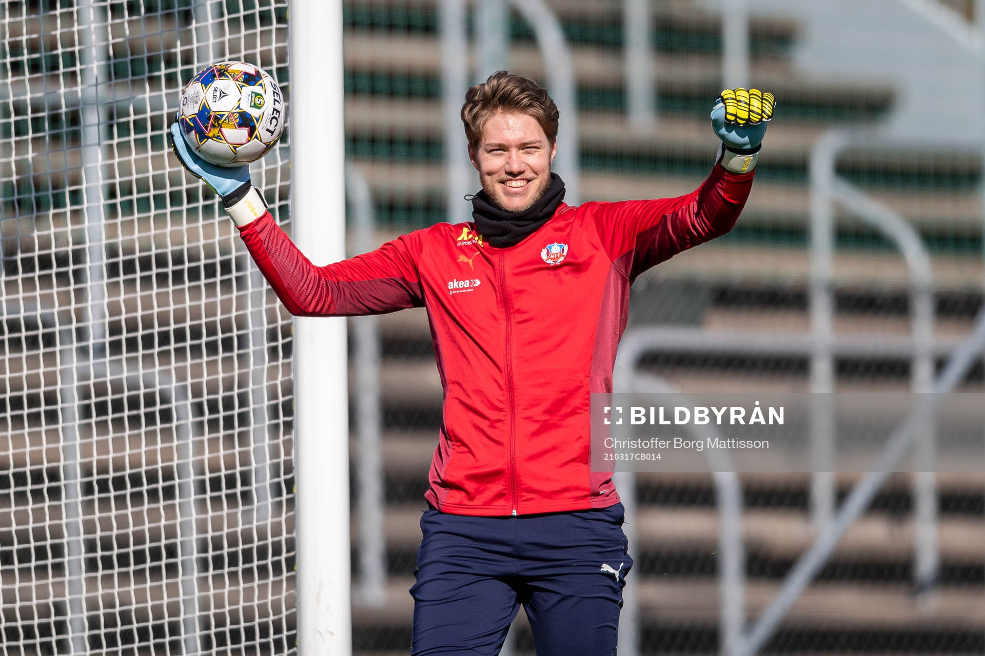 Helsingborgs målvakt Kalle Joelsson jublar
