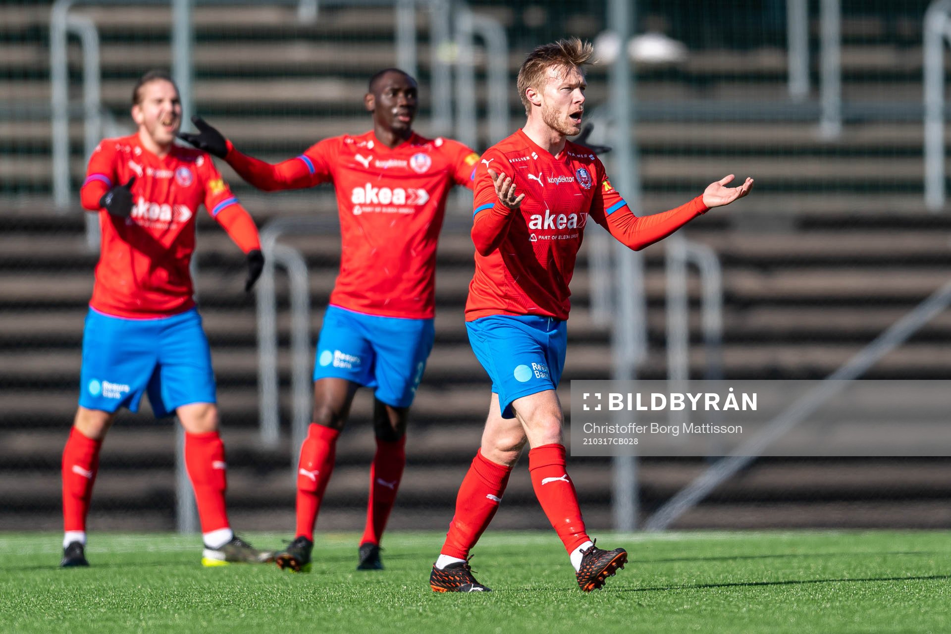 Helsingborgs Andreas Landgren reagerar mot ett domslut