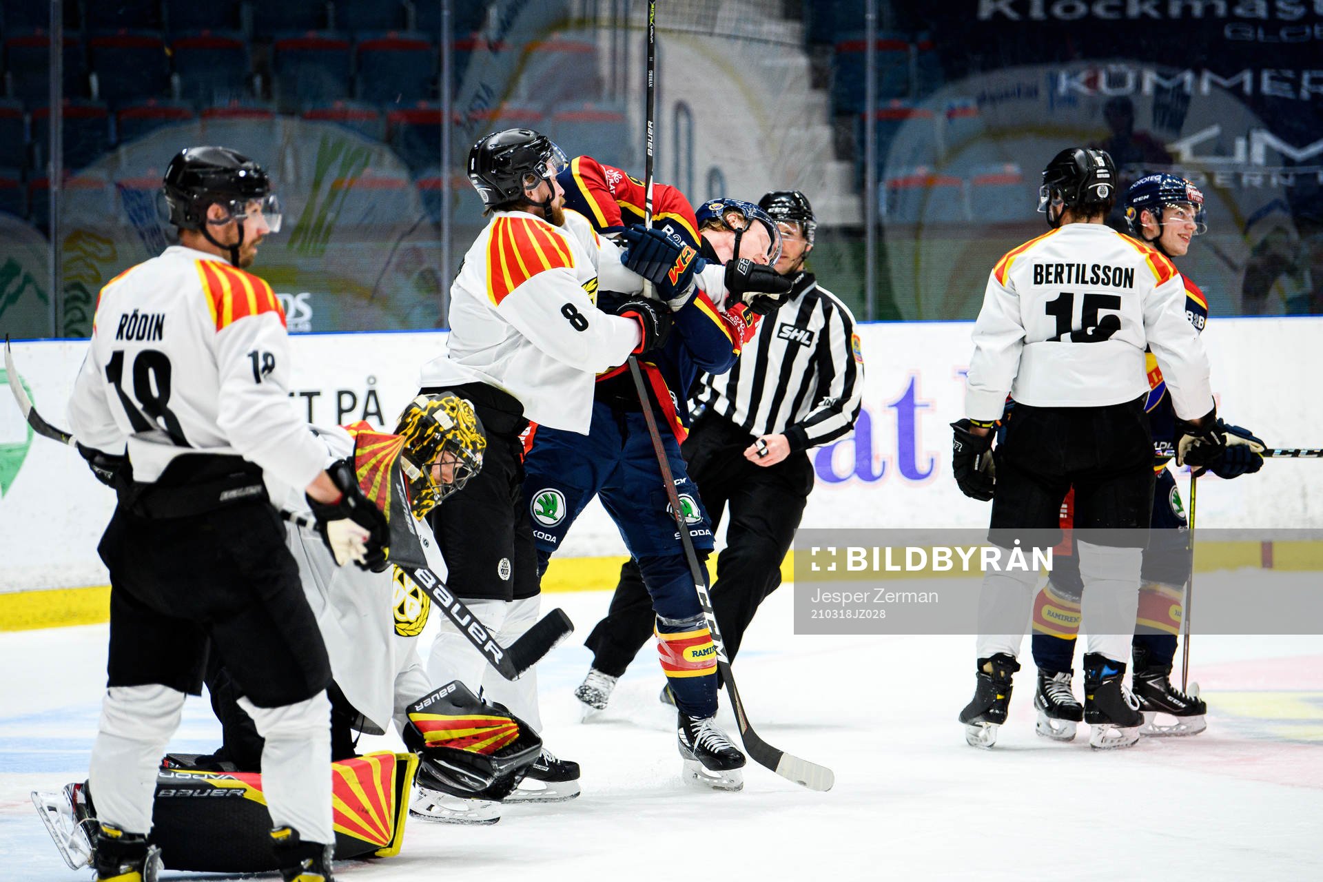 Brynäs John Nyberg i bråk med Djurgårdens Ryan Stoa