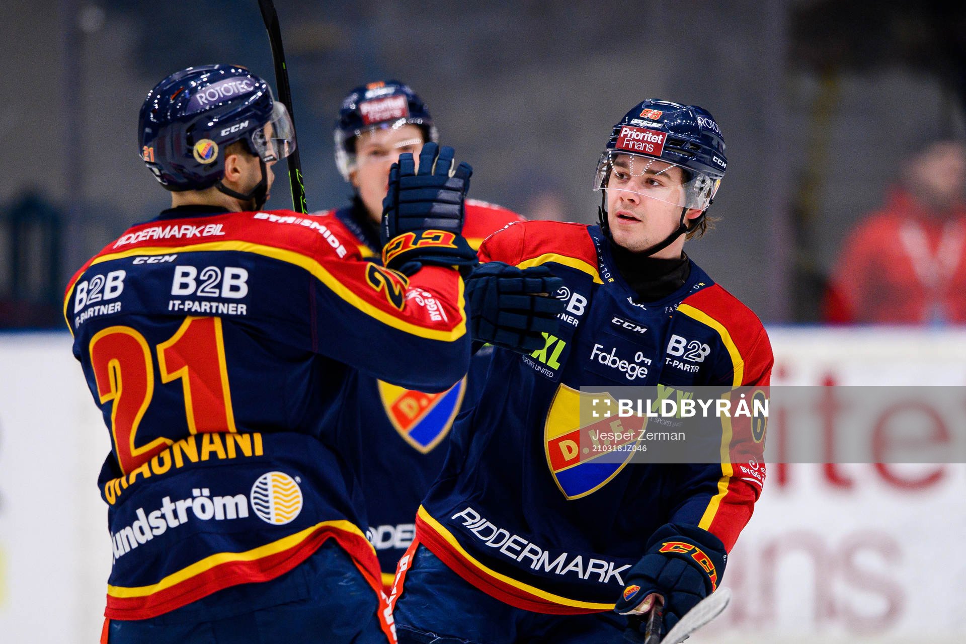 Djurgårdens Marc-André Gragnani och Alexander Holtz jublar
