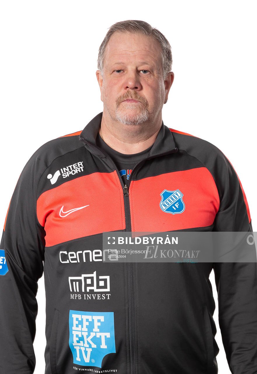 Norrbys materialförvaltare Jonas Larsson poserar för ett porträtt den 18 mars 2021 i Borås.