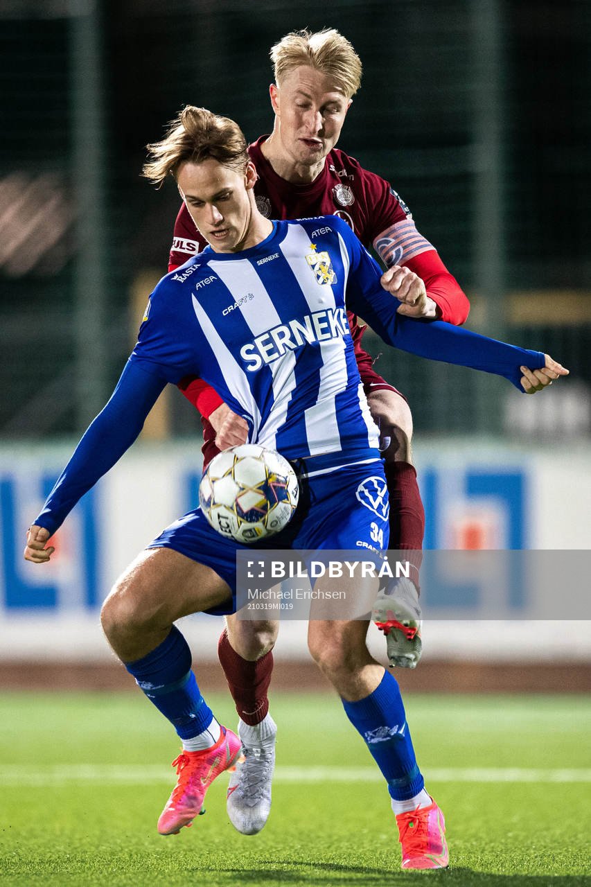 IFK Göteborgs Oscar Vilhelmsson och Landskronas Viktor
