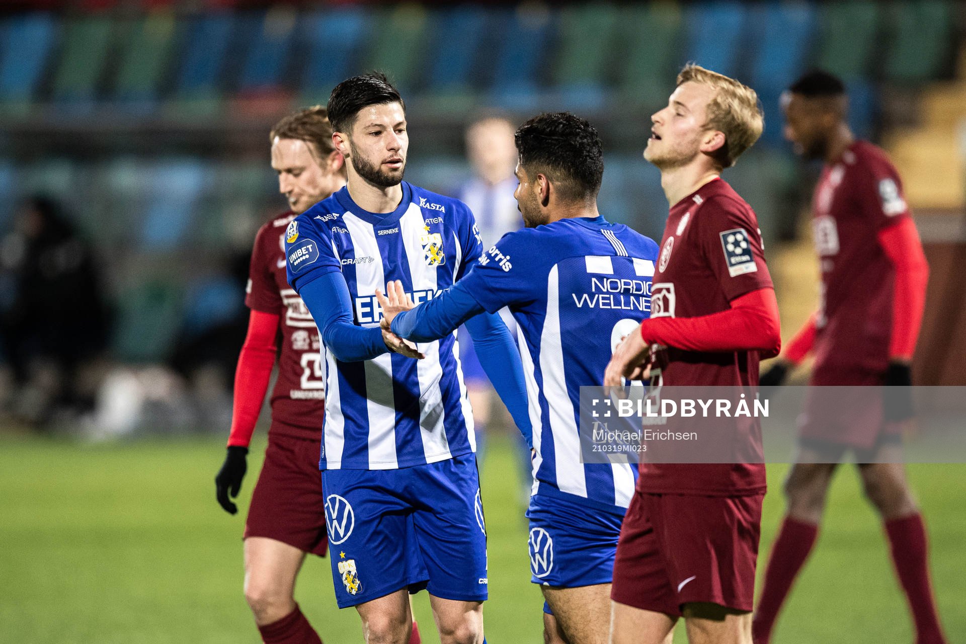 IFK Göteborgs Kevin Yakob jublar med Hosam Aiesh