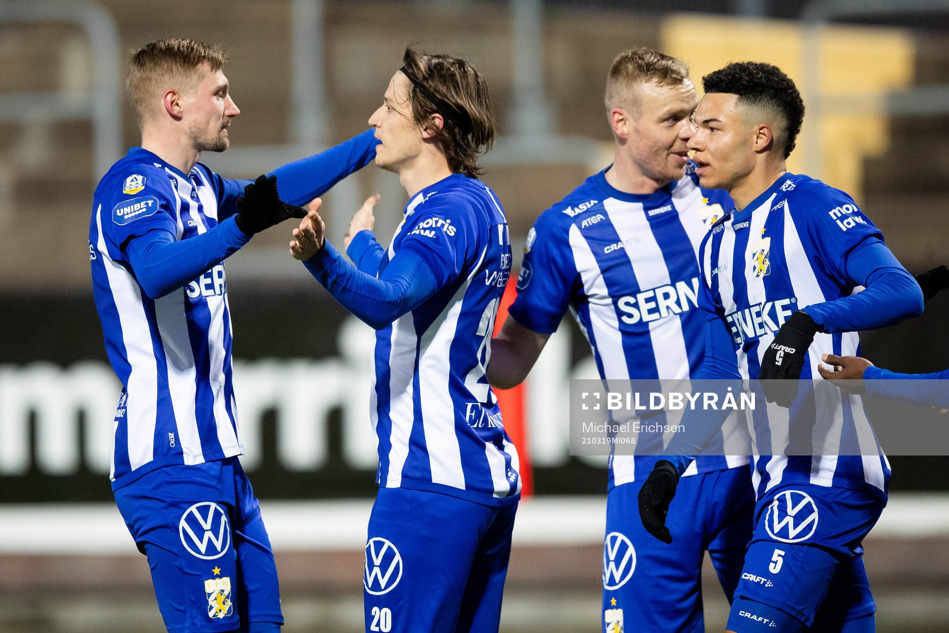 IFK Göteborgs Simon Thern jublar med lagkamrater