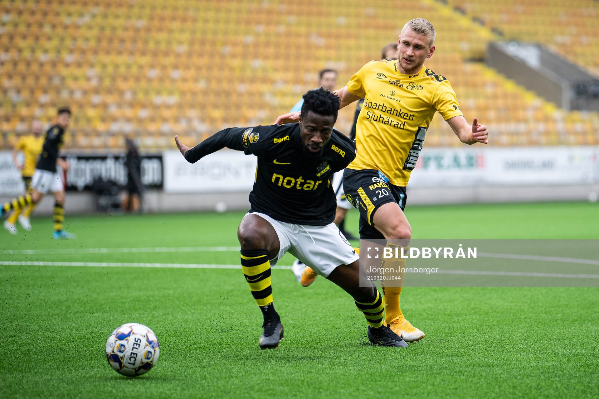 s Ebenezer Ofori och Elfsborgs Simon Strand