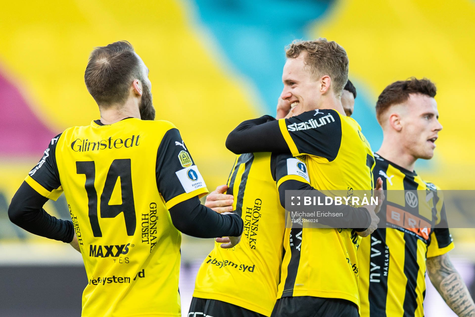 Häckens Oskar Sverrisson och Gustav Berggren jublar med
