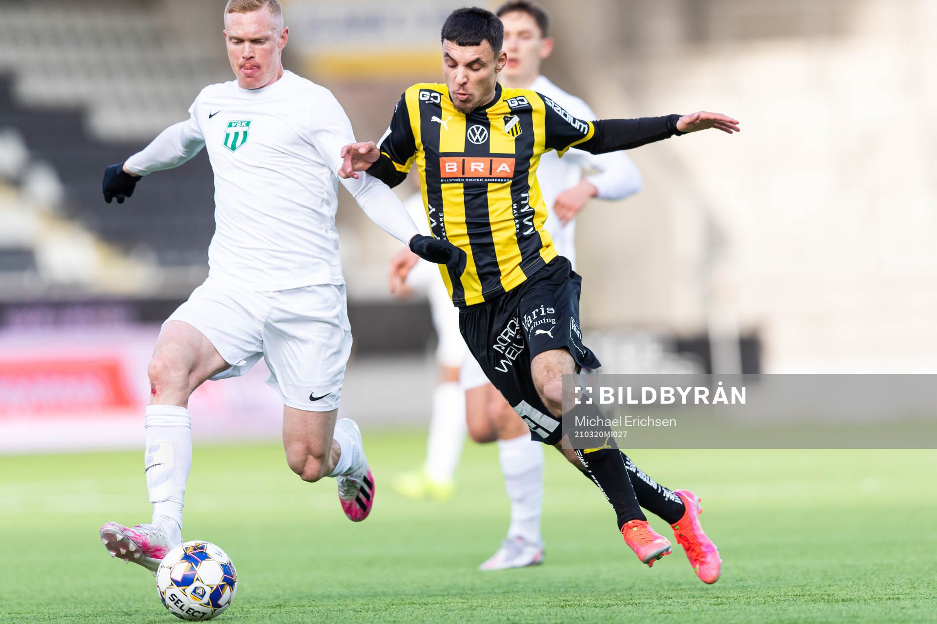 Västerås David Engström och Häckens Ali Youssef