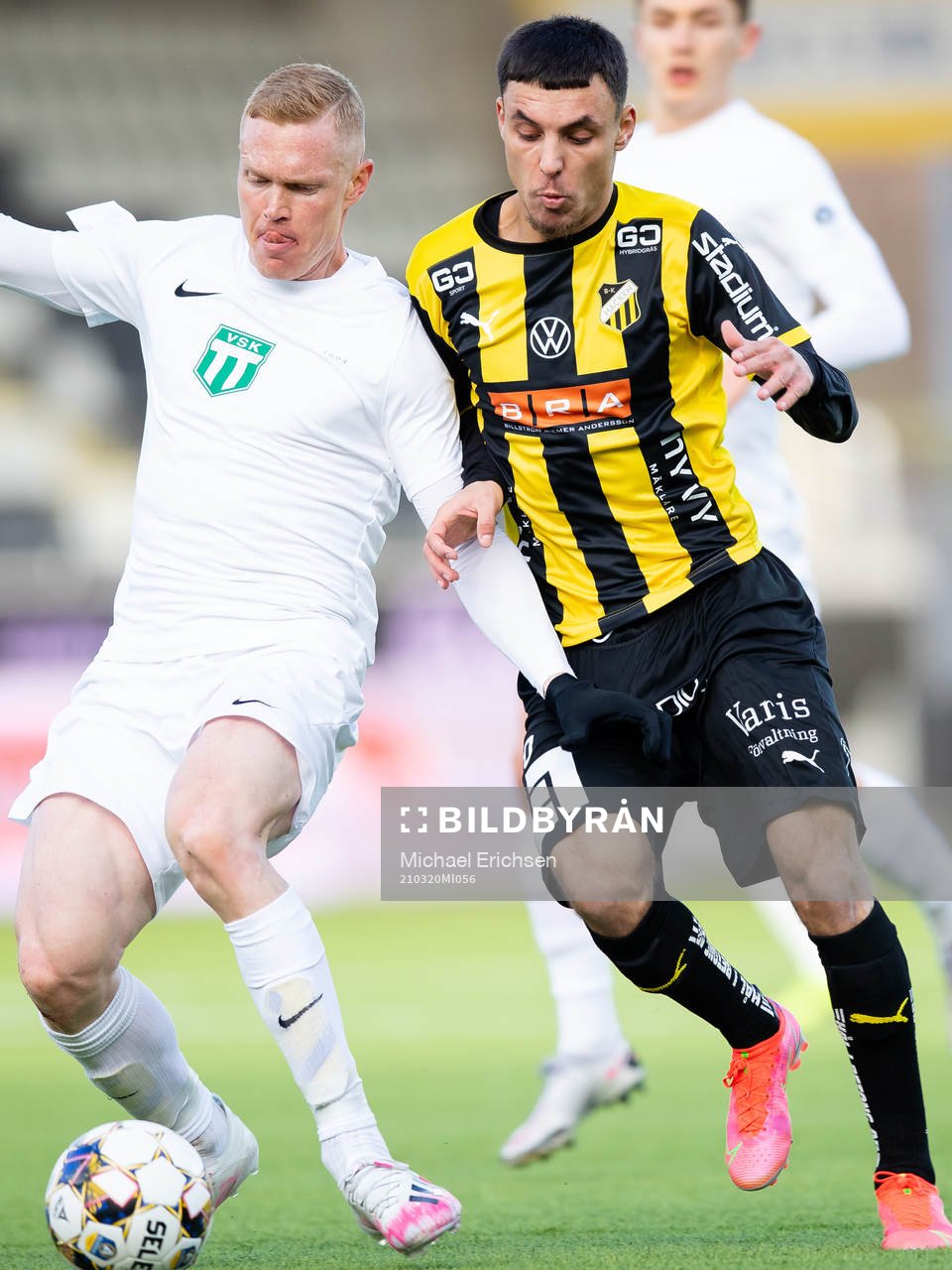 Västerås David Engström och Häckens Ali Youssef
