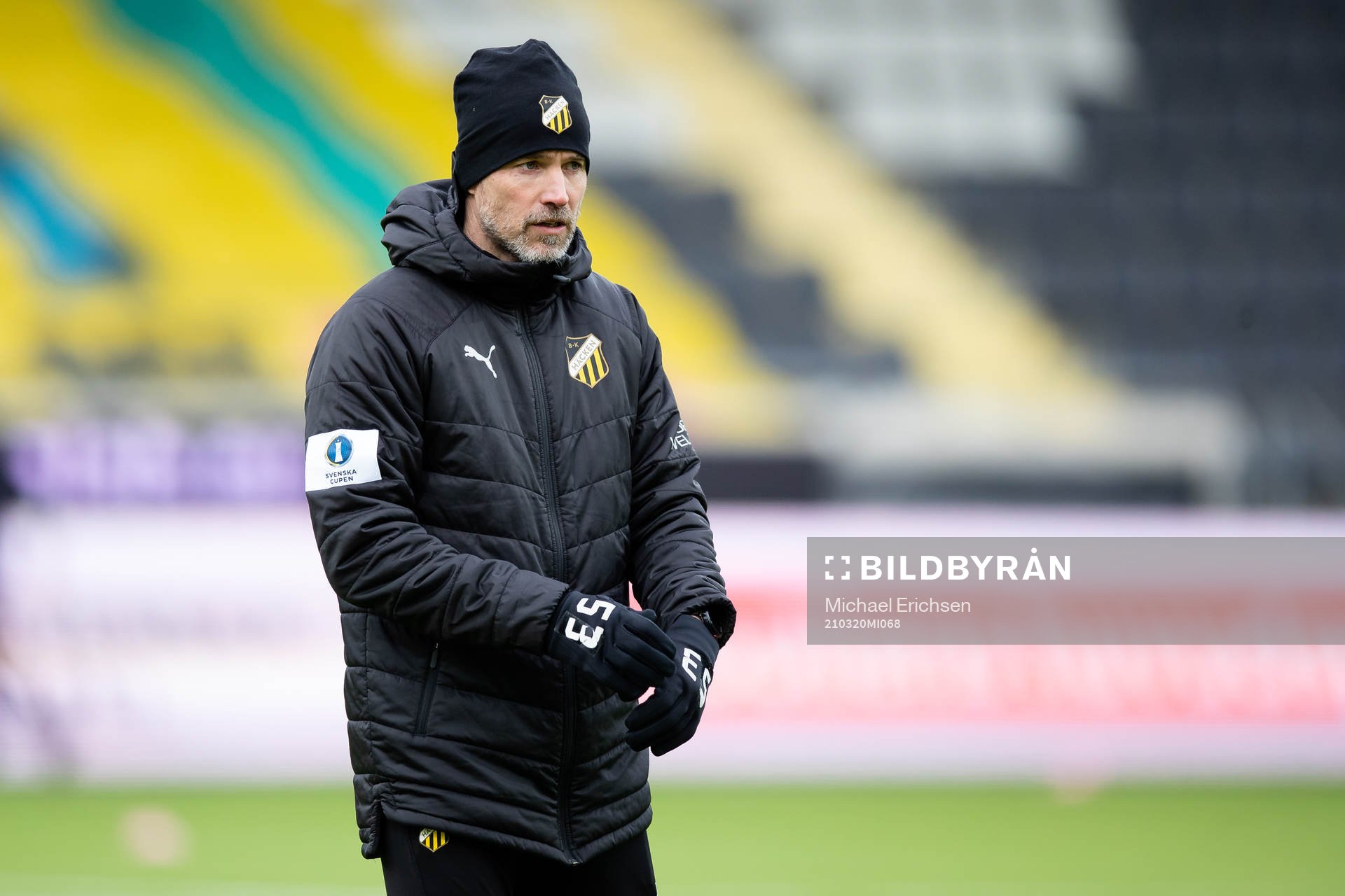 Häckens assisterande tränare Christian Lundström innan