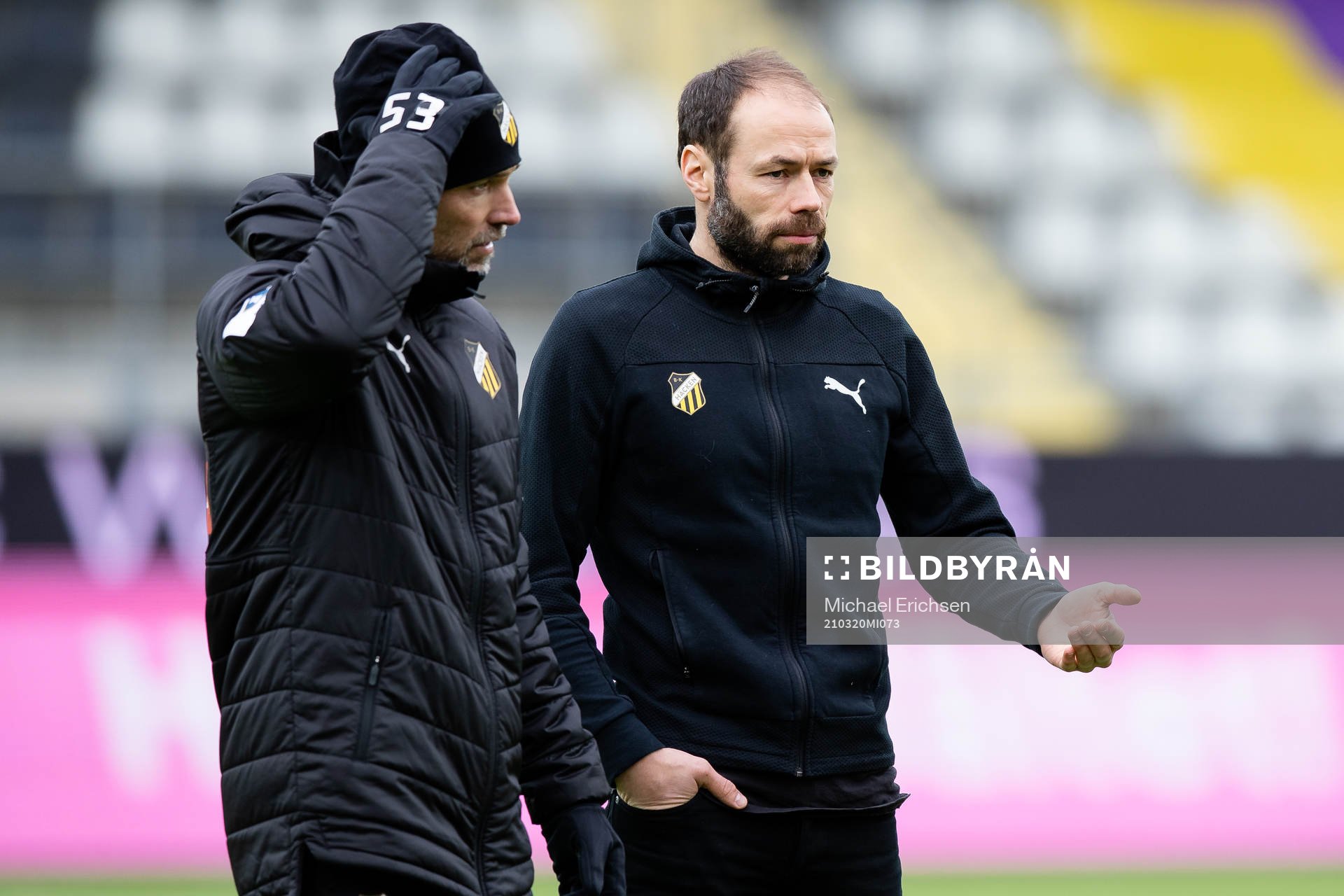Häckens assisterande tränare Christian Lundström, och
