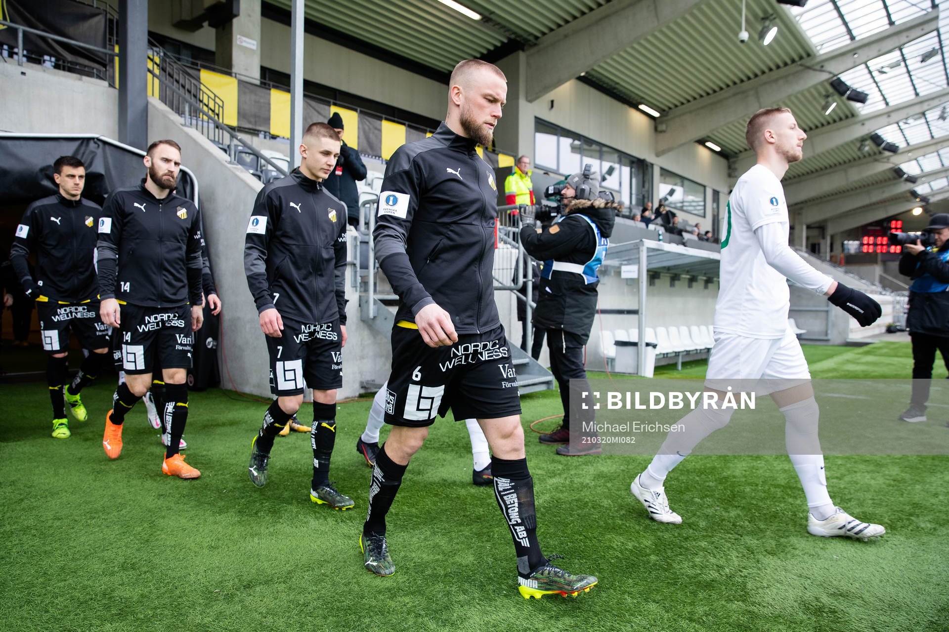 Häckens Alexander Faltsetas innan fotbollsmatchen i