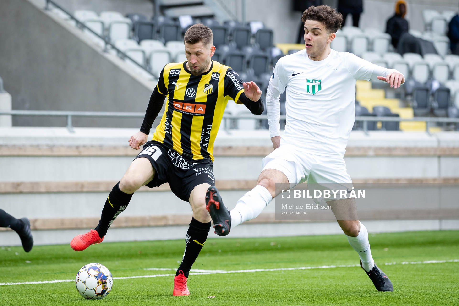 Häckens Joona Toivio och Västerås Justin Salmon
