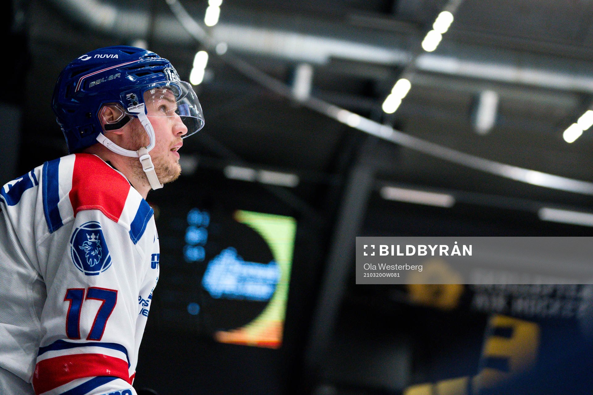 Oskarshamns Jonas Engström depparunder ishockeymatchen i
