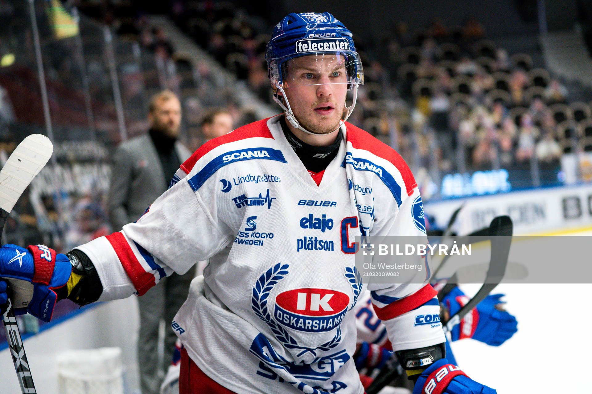 Oskarshamns Jonas Engström depparunder ishockeymatchen i