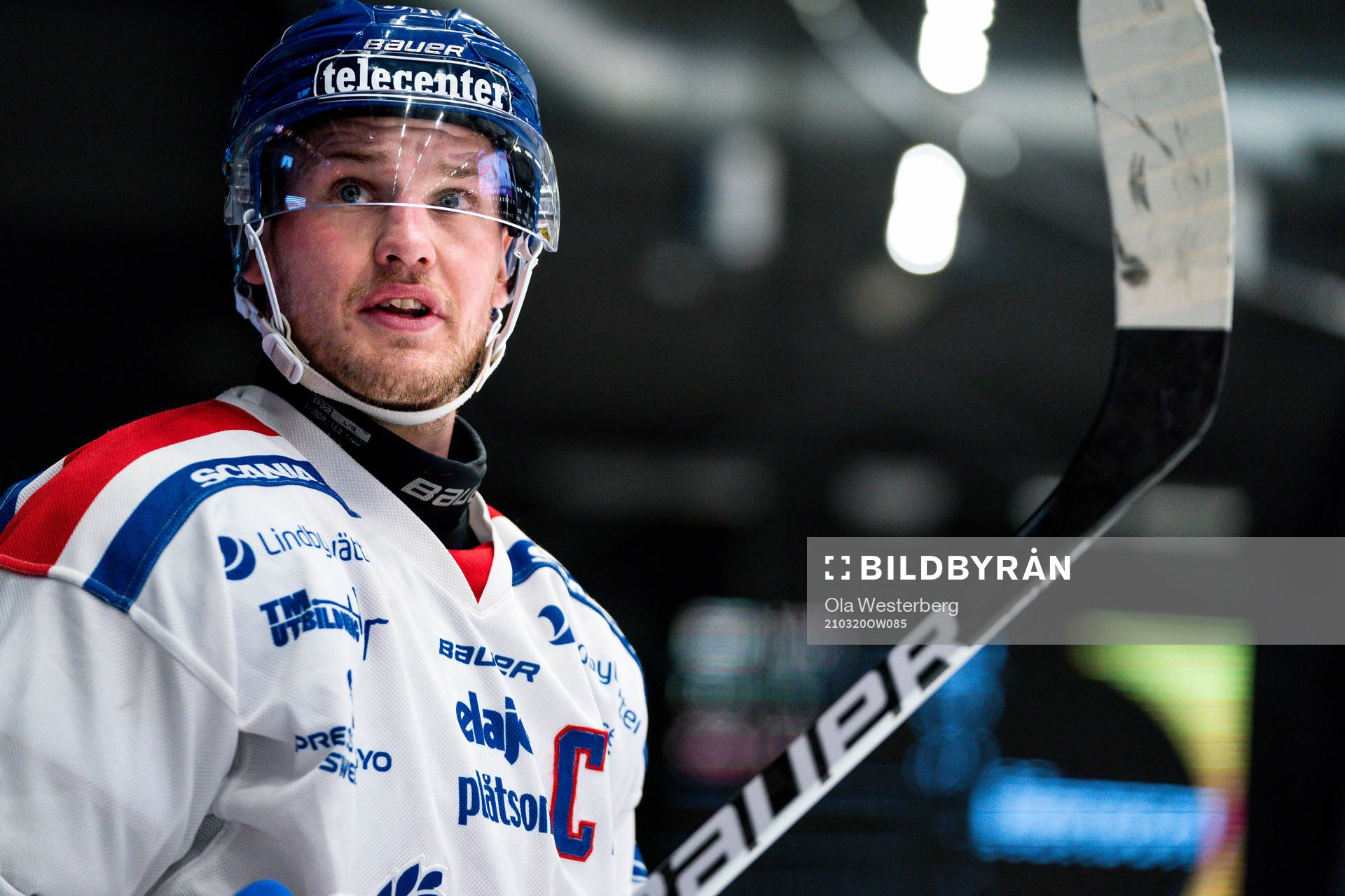 Oskarshamns Jonas Engström depparunder ishockeymatchen i