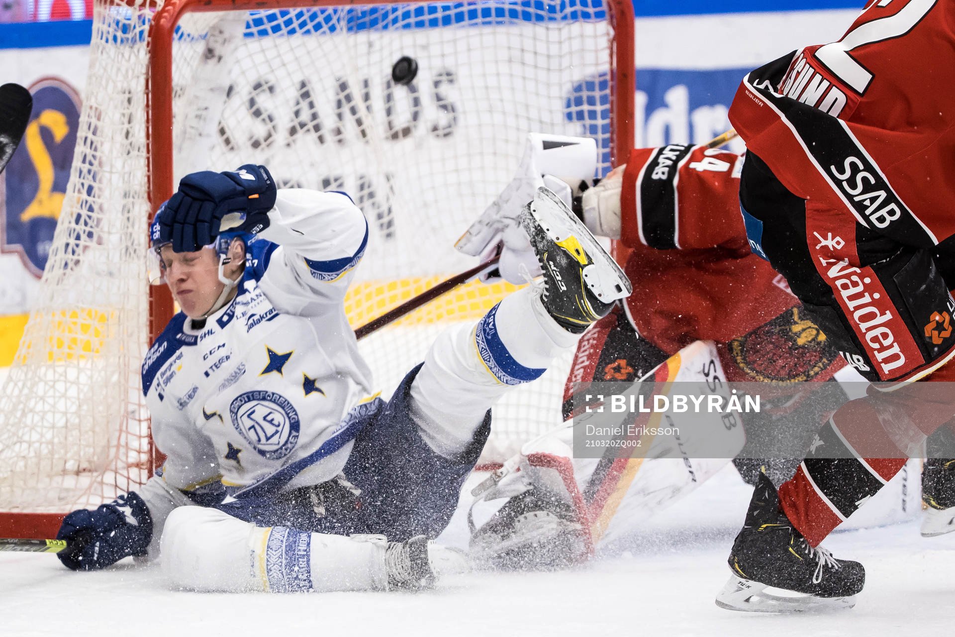 Leksands Emil Heineman oroar framför Luleås målvakt Joel