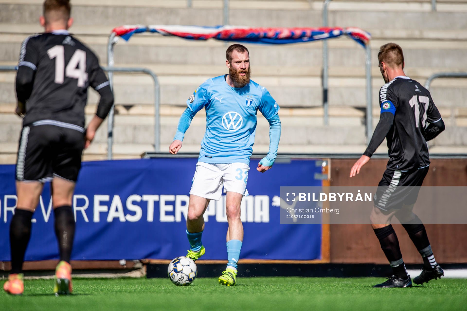 Malmö FFs Jo Inge Berget mot Örebros Michael Almebäck