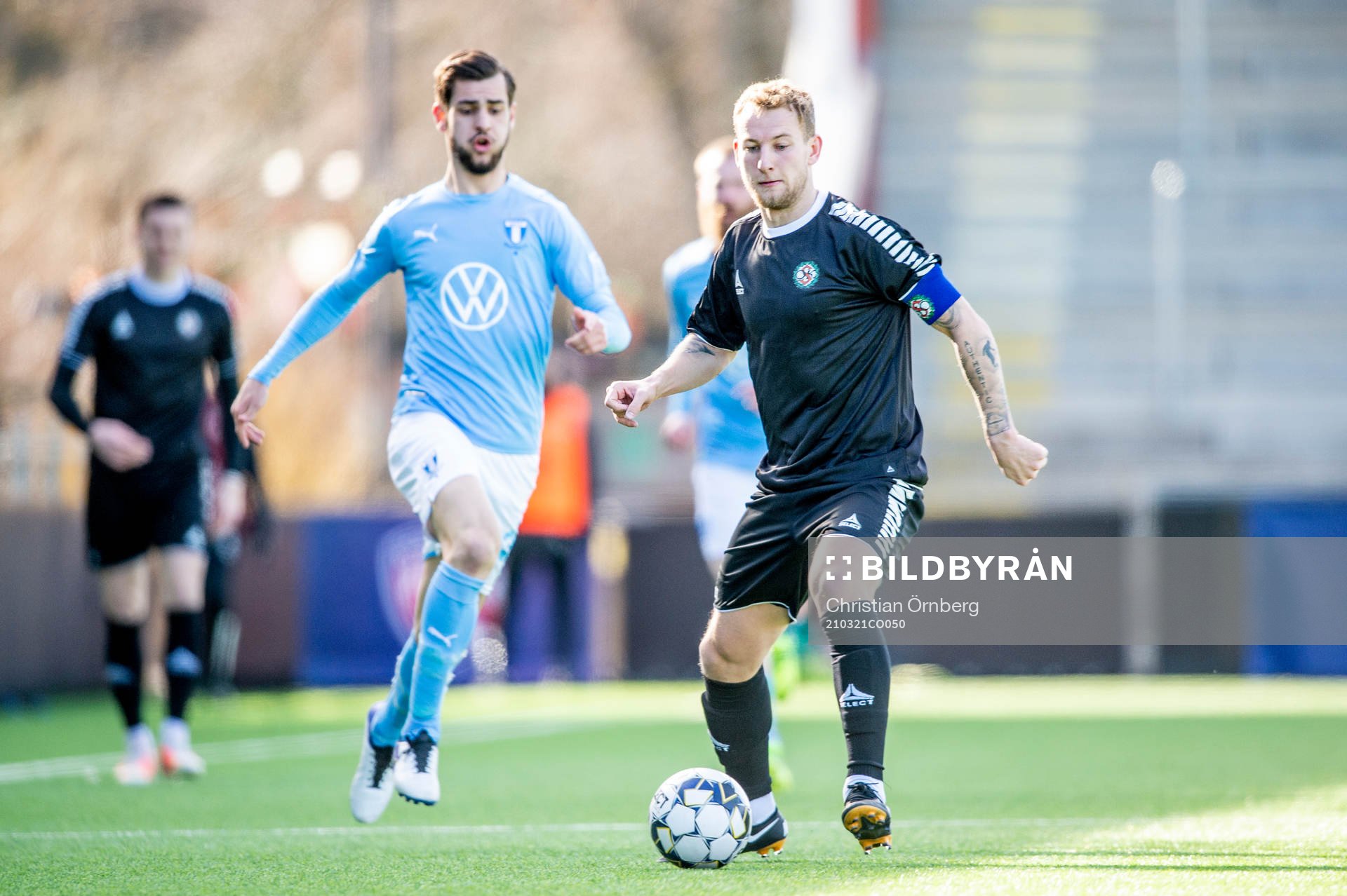 Malmö FFs Adi Nalic mot Örebros Andreas Skovgaard