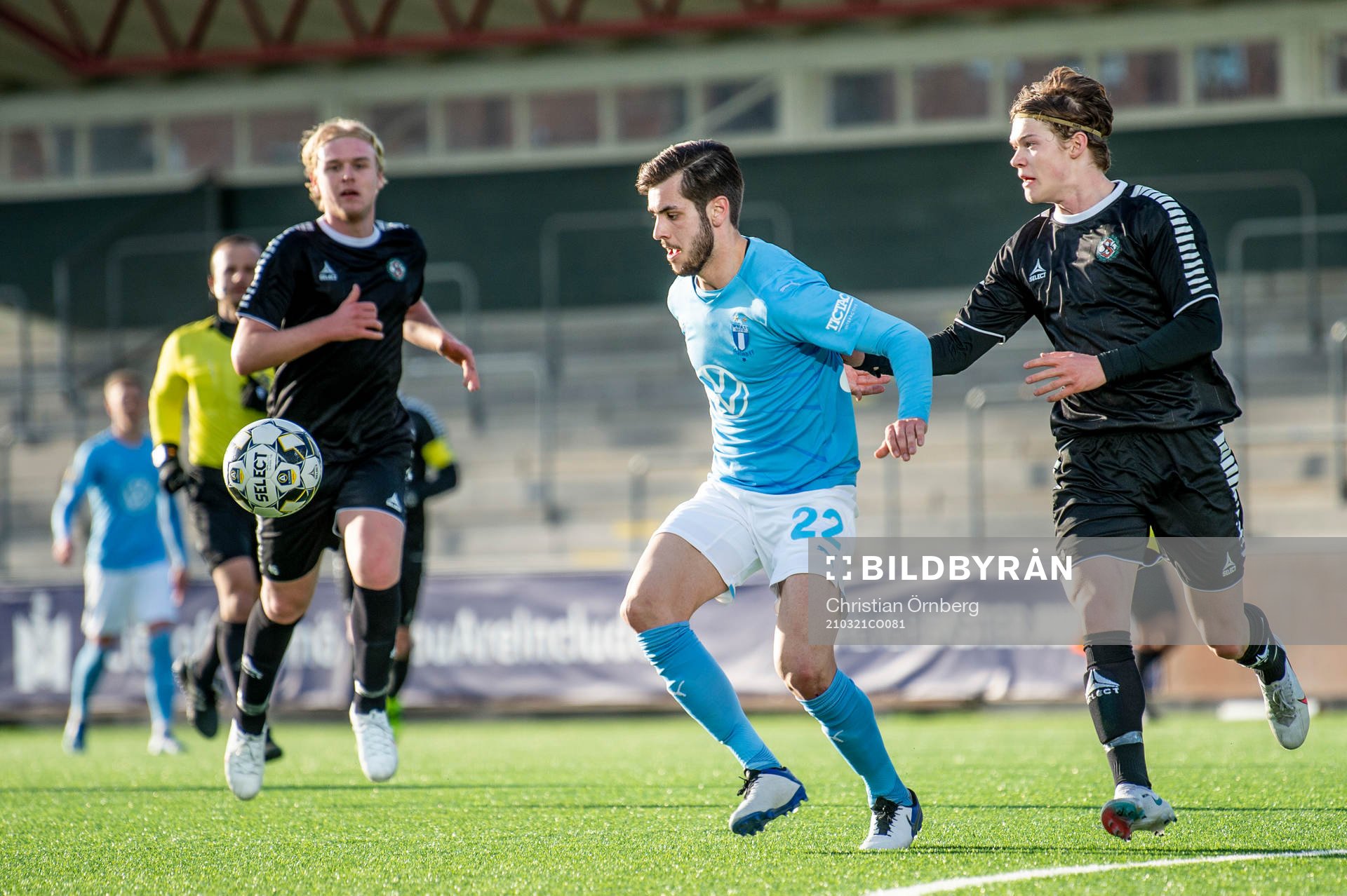 Malmö FFs Adi Nalic mot Örebros Jonathan Johnsson