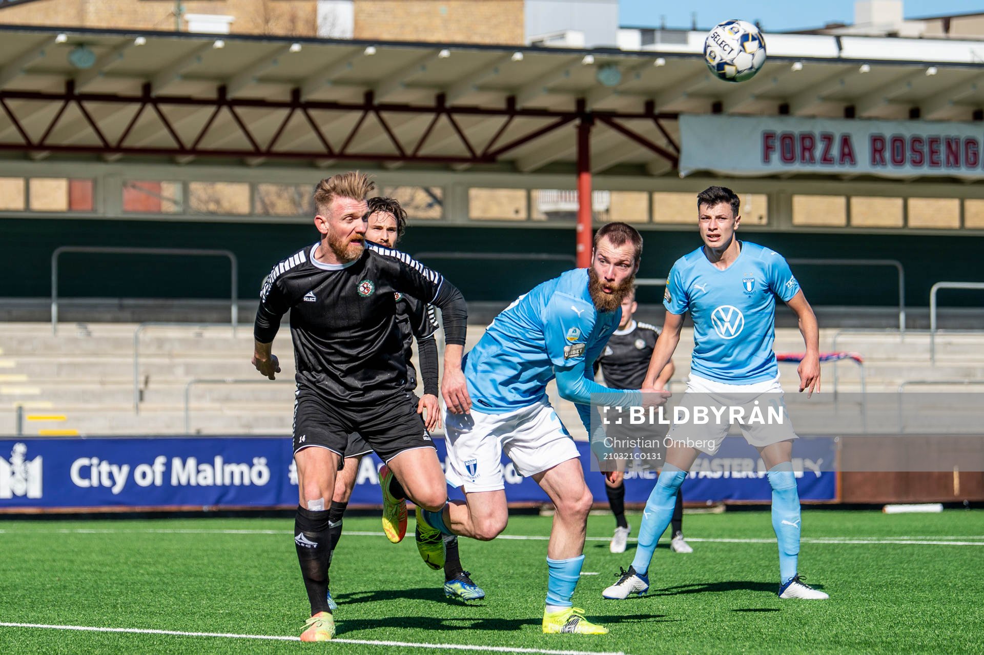Örebros Michael Almebäck mot Malmö FFs Jo Inge Berget