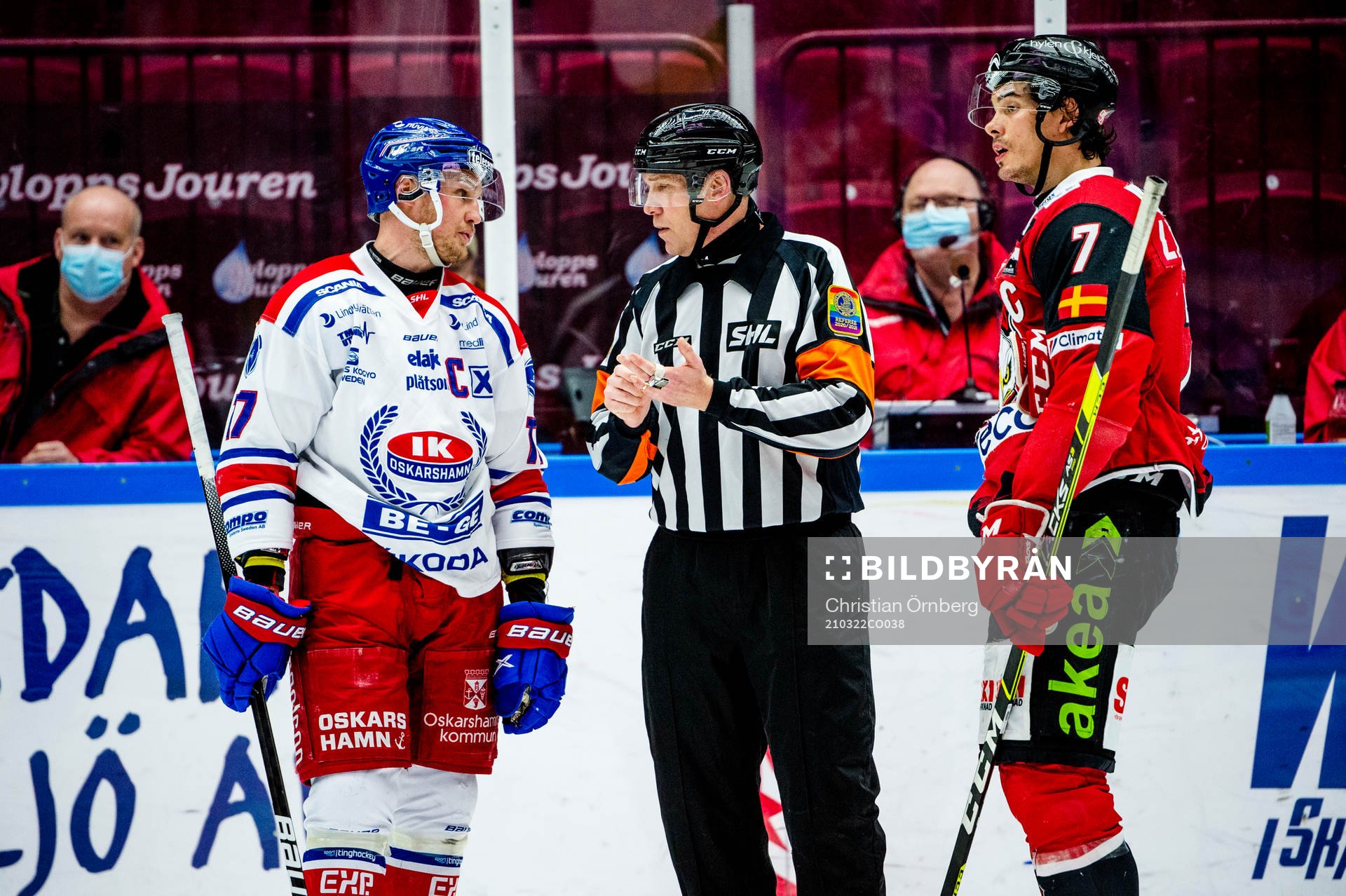 Oskarshamns Jonas Engström och Malmö Redhawks Oliver