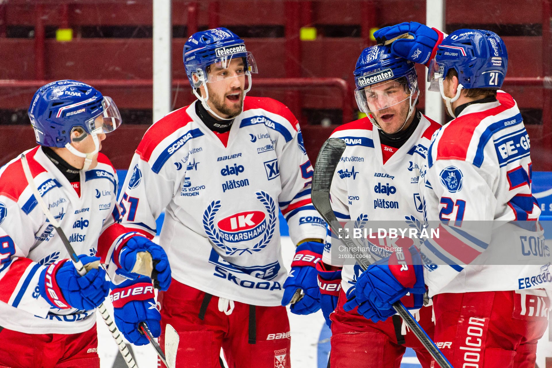 Oskarshamns Lance Bouma jublar med lagkamrater