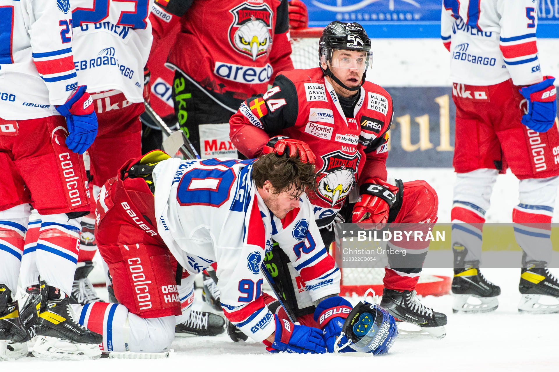 Oskarshamns Lance Bouma och Malmö Redhawks Jesper Jensen