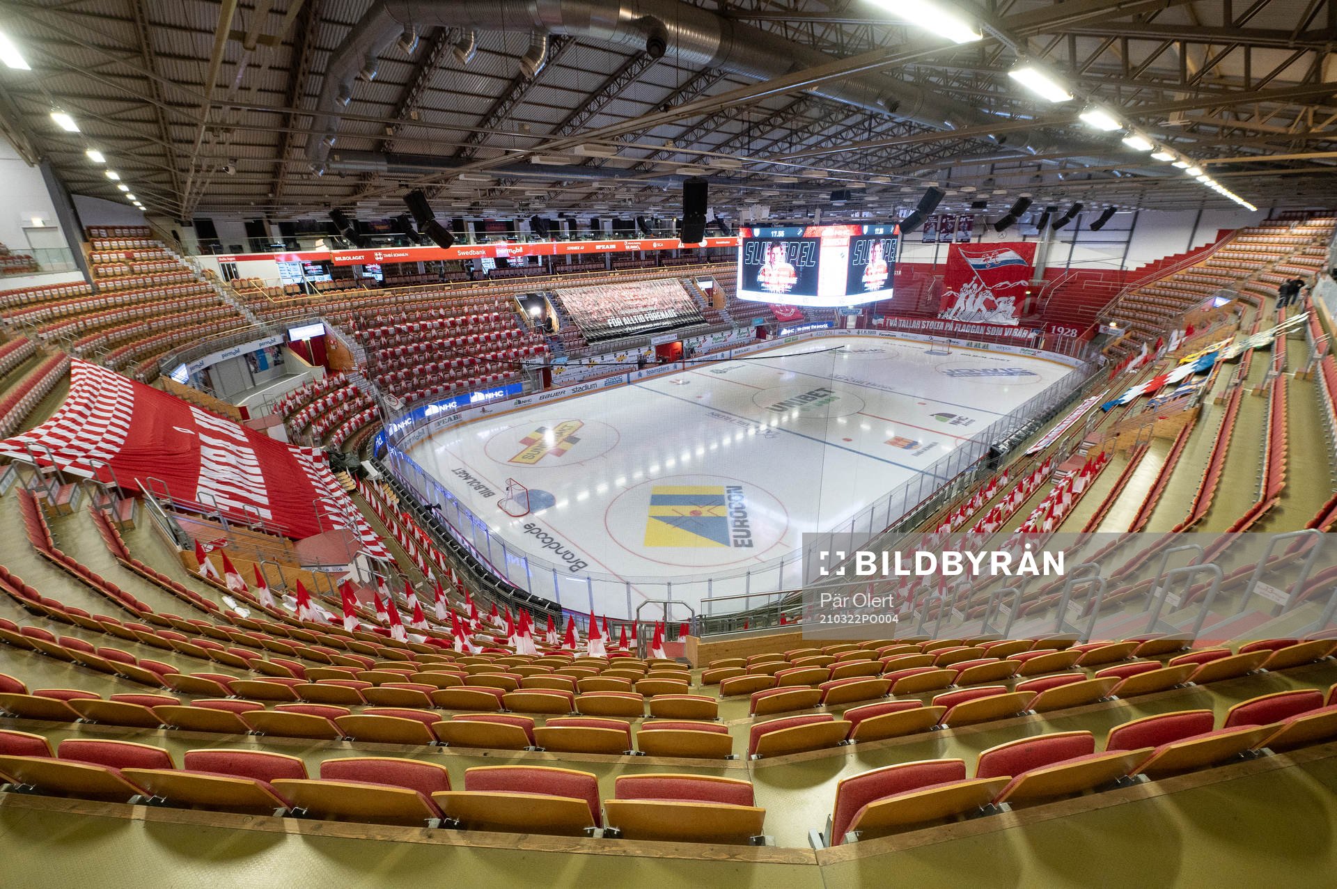 NHC Arena med tifo på läktaren