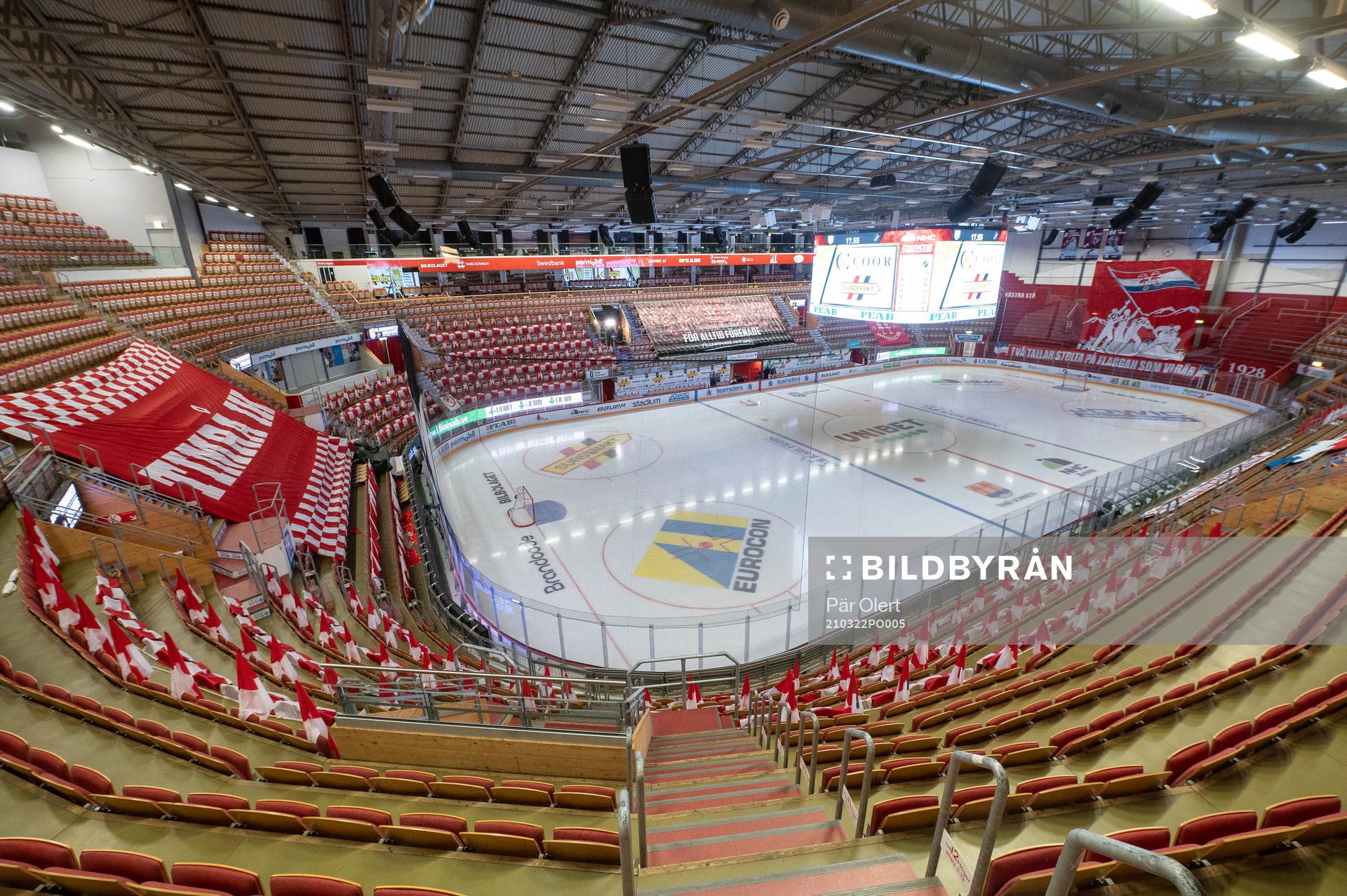 NHC Arena med tifo på läktaren
