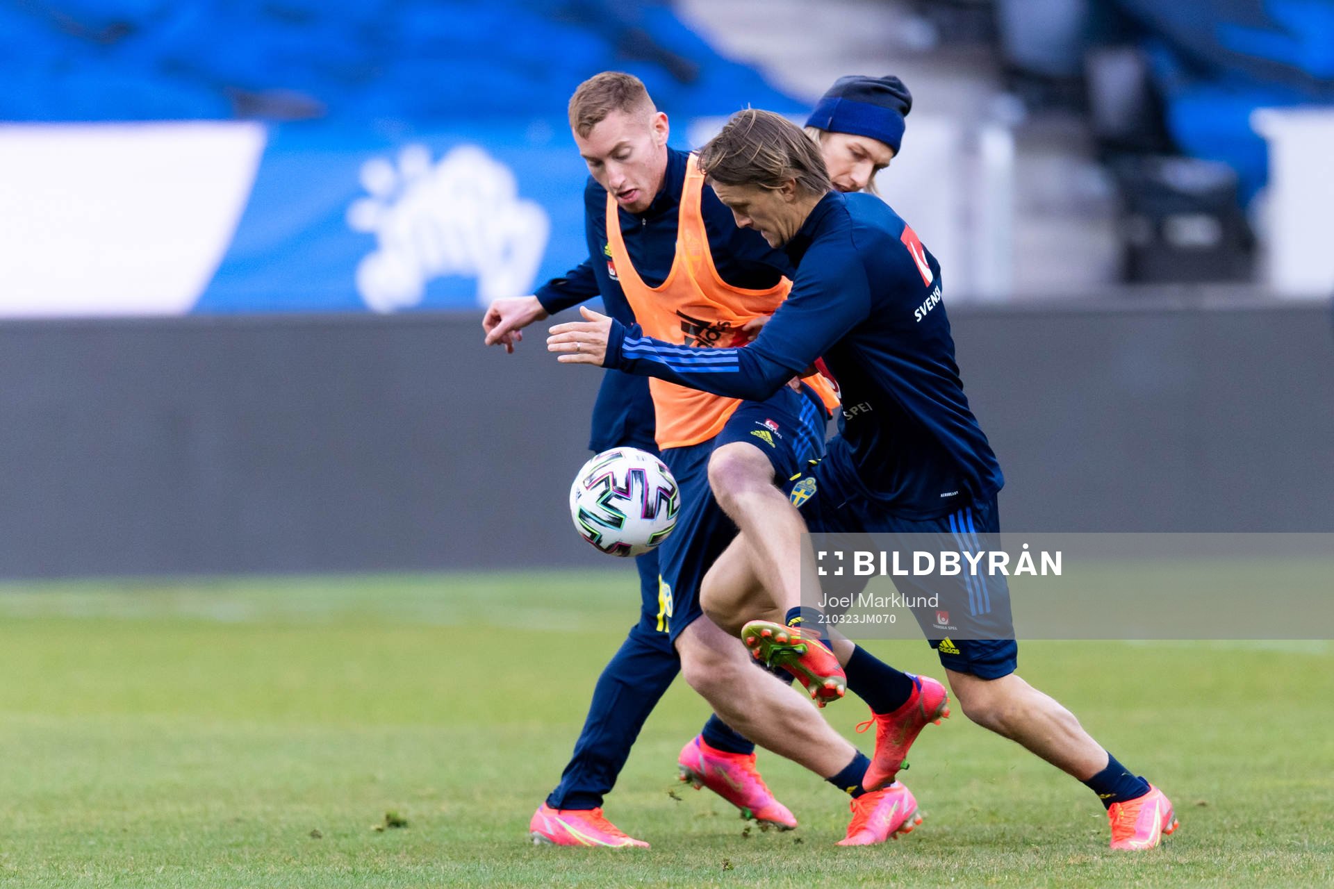 Dejan Kulusevski and Kristoffer Olsson of the Swedish