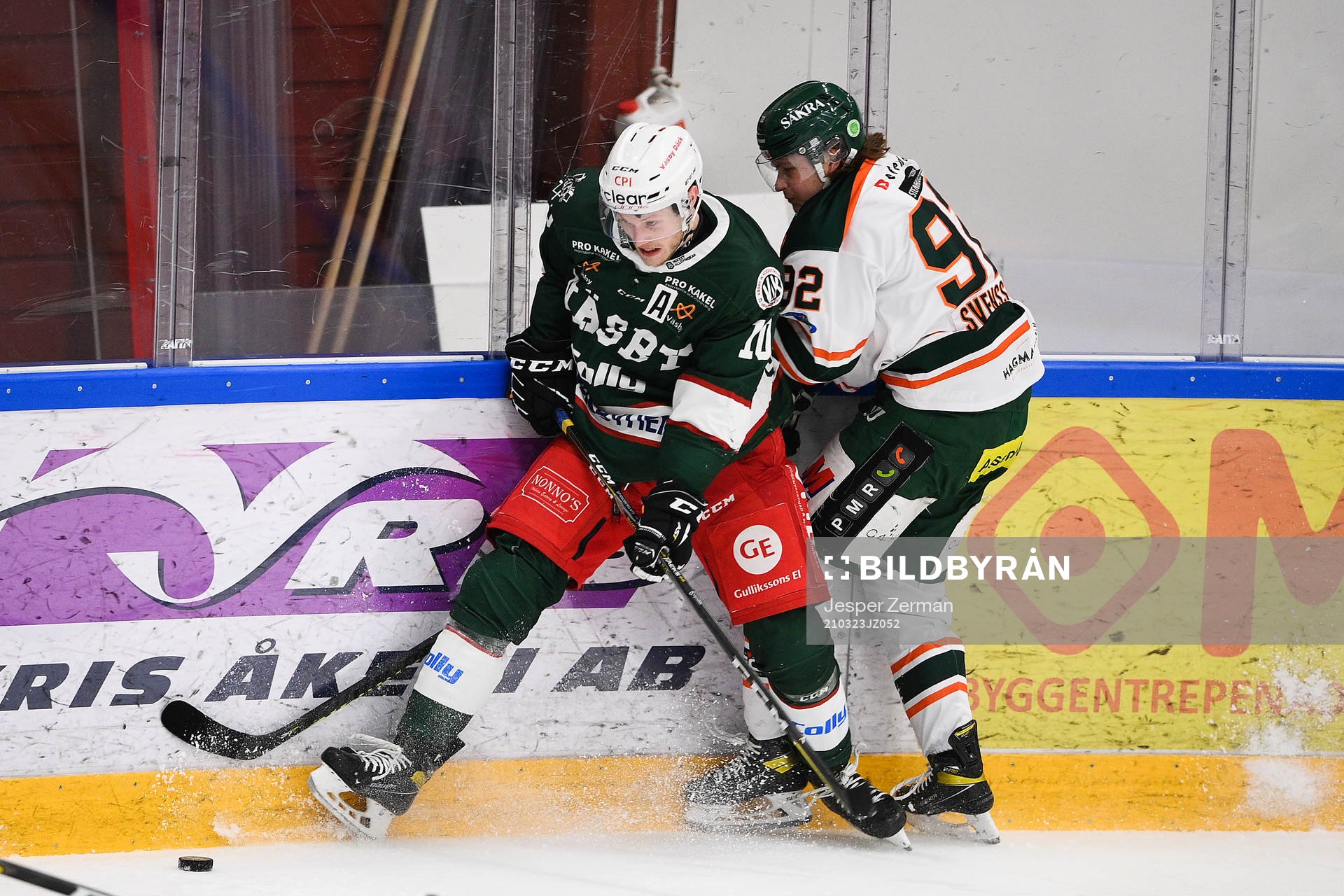 Väsbys Jacob Spångberg och Kristianstads Dennis Svensson