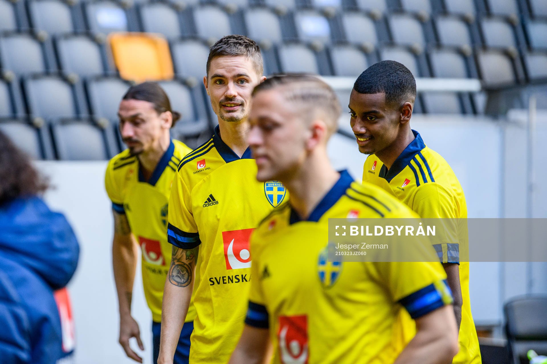 Mikael Lustig and Alexander Isak of the Swedish national