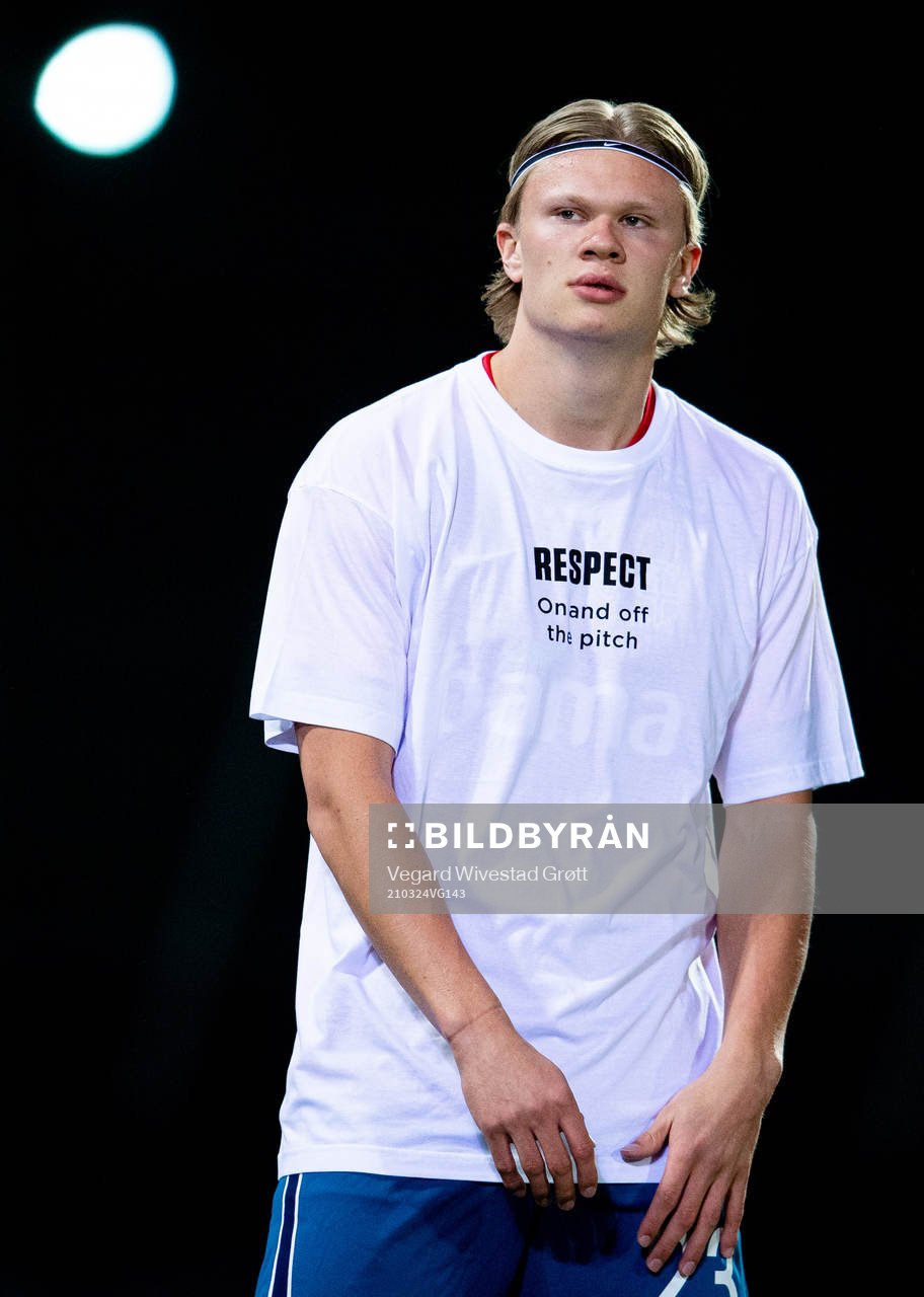 Erling Braut Haaland of Norway wearing a t-shirt with the