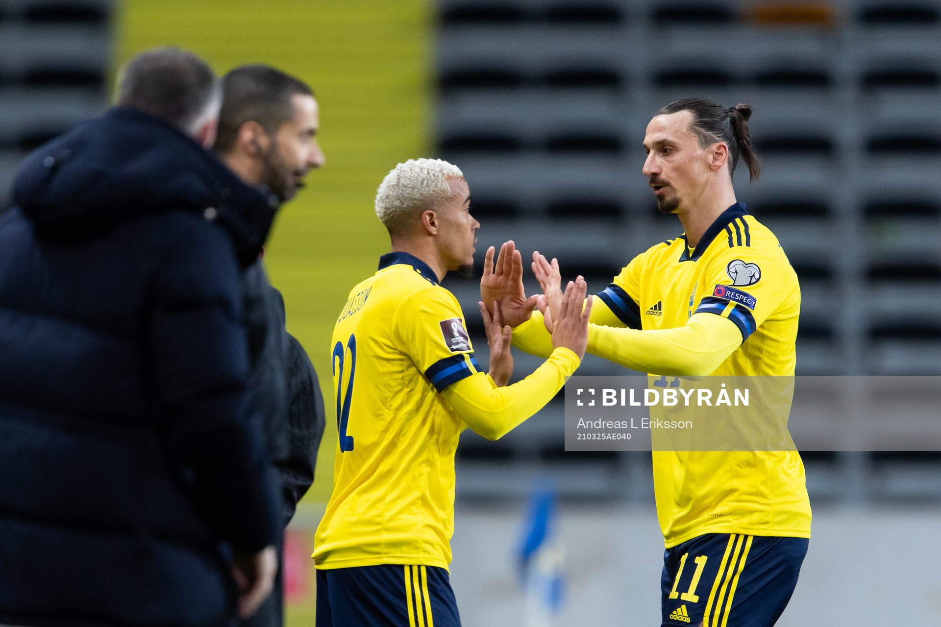 Robin Quaison replaces Zlatan Ibrahimovic of Sweden