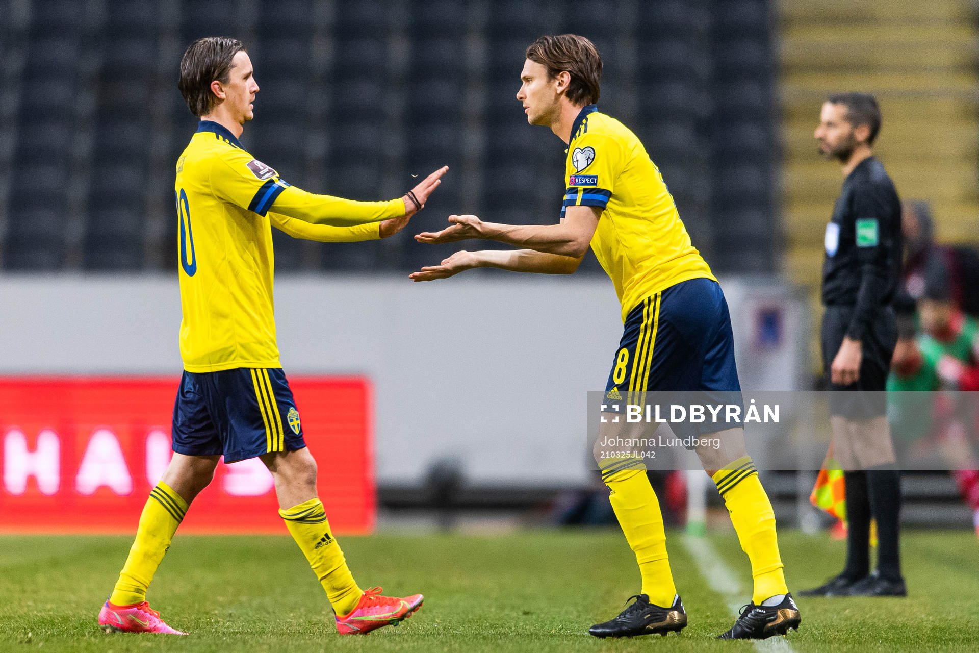 Kristoffer Olsson is substituted for Albin Ekdal of Sweden