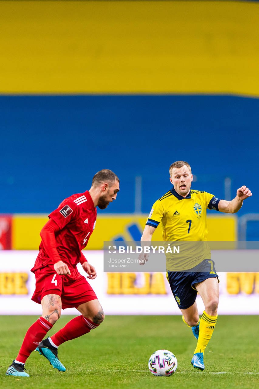 Guram Kashia of Georgia and Sebastian Larsson of Sweden